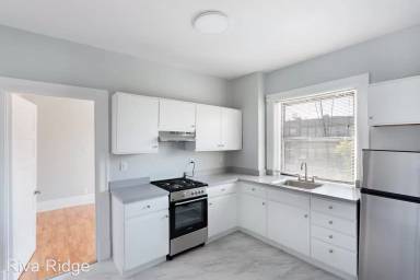 Main picture of 251 S Saint Clair St