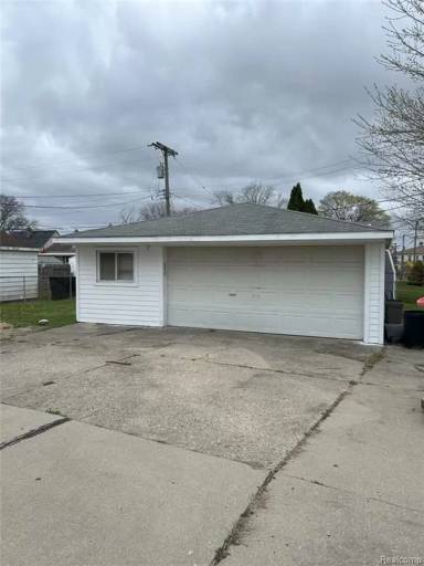 Main picture of 7097 Deering St