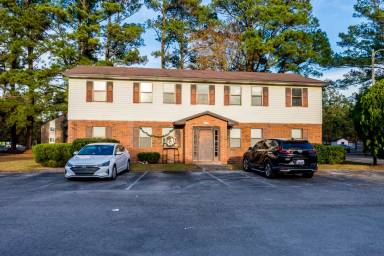 Main picture of 106 Ravenwood Dr