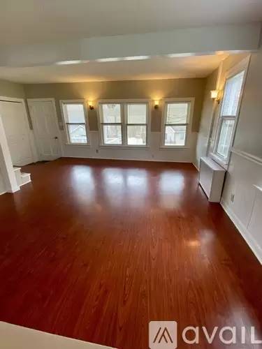 Main picture of 10 Cedar St