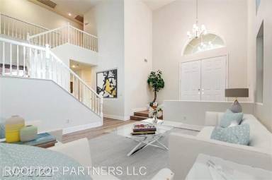Main picture of 10801 Sapphire Vista Ave