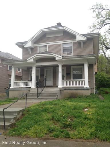 Main picture of 216-218 West Parkwood Drive - 216
