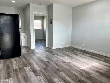 Main picture of 750 NW 9th Ave