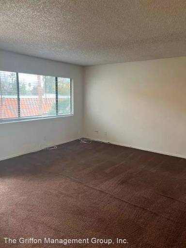 Main picture of 747 Chestnut Ave