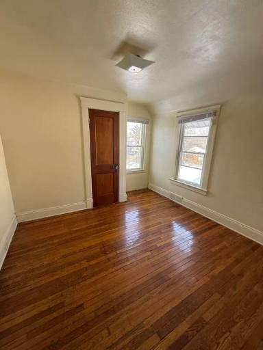 Main picture of 3646 E 140th St