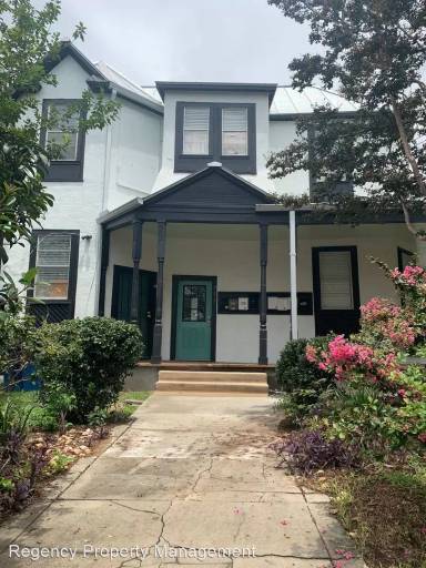 Main picture of 711 E Carson St