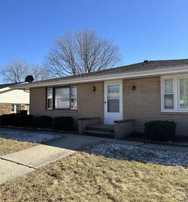 Main picture of 5861 Garrett Ln