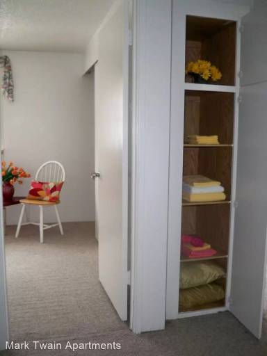 Main picture of Mark Twain Apartments