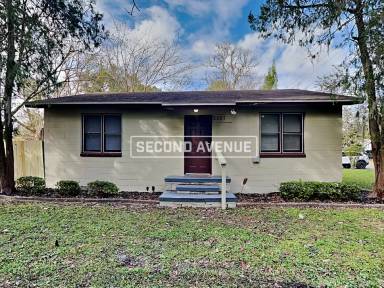 Main picture of 2207 Grand St