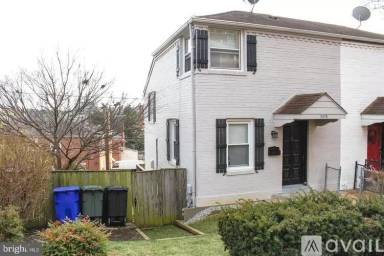 Main picture of 3616 Kemper Rd