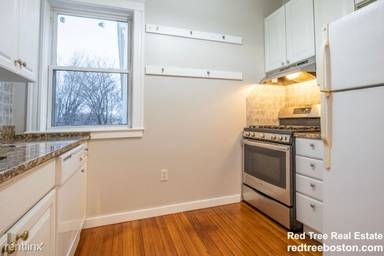 Main picture of 12 Hamlin St