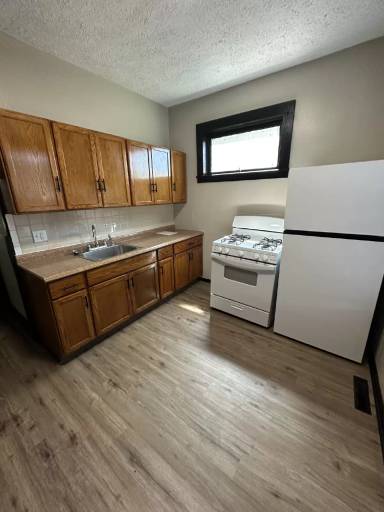 Main picture of 226 W 20th St