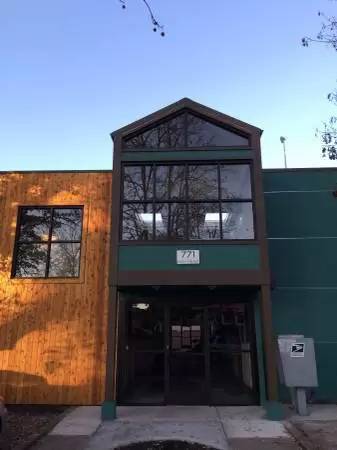 Main picture of 10 Campus Apts