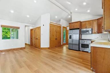 Main picture of 2004 Lockhart Gulch Rd