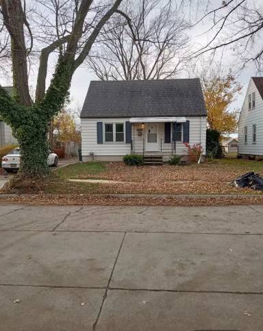 Main picture of 21520 Lakeview St