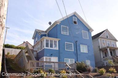 Main picture of 453 W Marine Dr