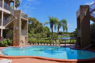 Main picture of Lakeshore Apartments