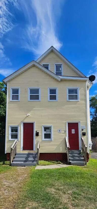 Main picture of 51 E Hooker St