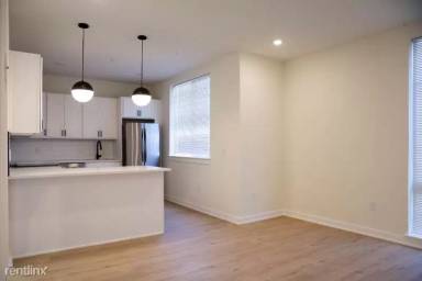 Main picture of 2521 Cecil B Moore Ave