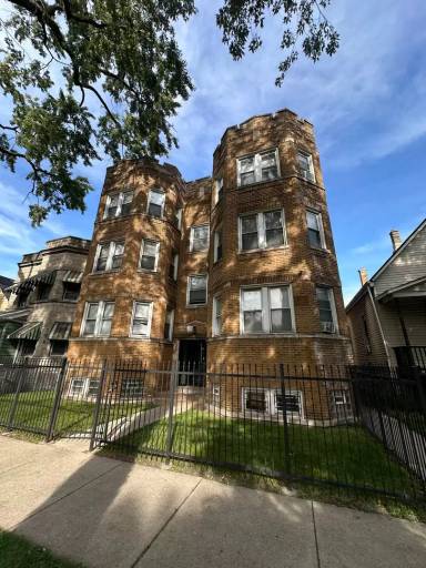 Main picture of 6829 S Wabash Ave