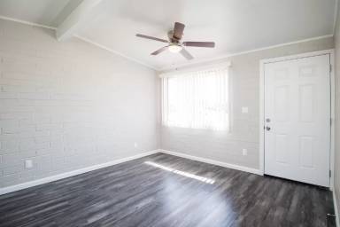 Main picture of 221 5th Ave E