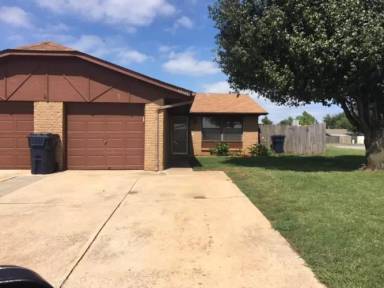 Main picture of 12401 SW 2nd St