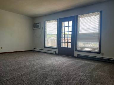 Main picture of 1679 W 43rd St