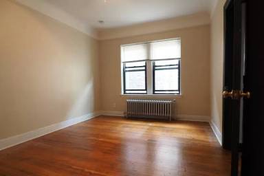 Main picture of 948 W Cuyler Ave Apartments