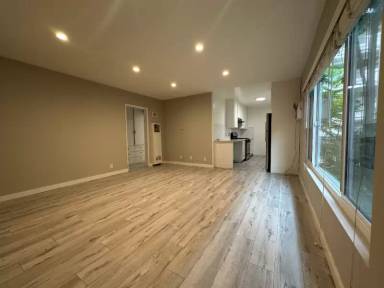 Main picture of 7555 De Longpre Ave