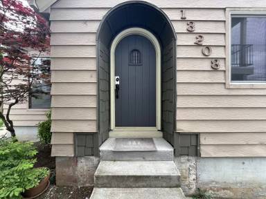 Main picture of 13208 NE Glisan St