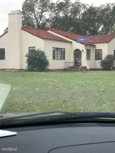 Main picture of 601 W Riverside Dr