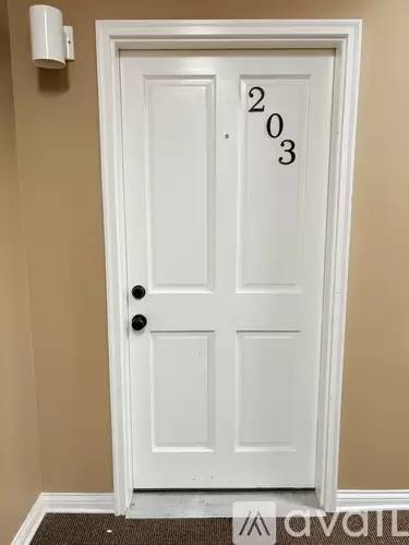 Main picture of 730 College St
