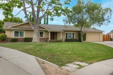 Main picture of 640 Newcastle Cir