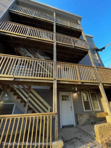 Main picture of 163 Pine St