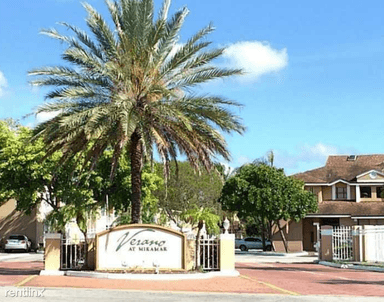 Main picture of 8106 SW 21st Ct