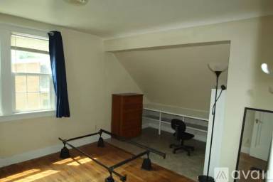 Main picture of 210 N Russell St