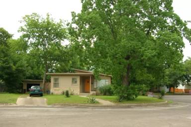 Main picture of 1300 Harriet Ct