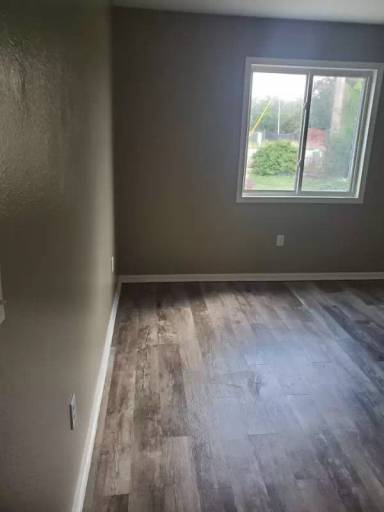 Main picture of 12 Lakeview Ct