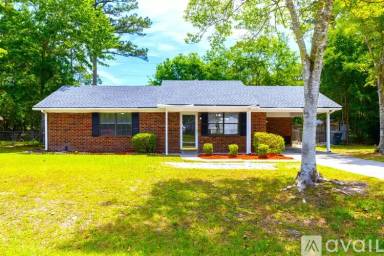 Main picture of 464 Elm St