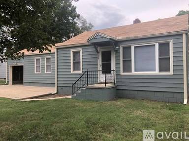 Main picture of 7216 Parkview Ave