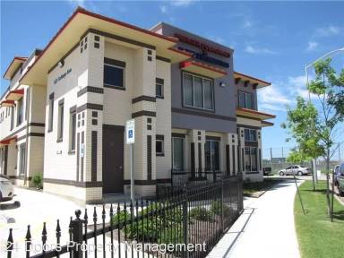 Main picture of 923 College Ave