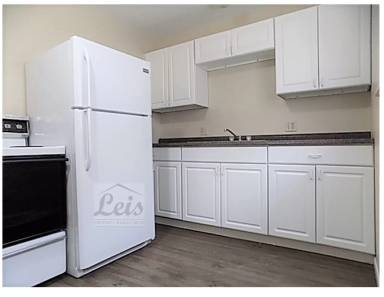 Main picture of 400 N Owens Dr