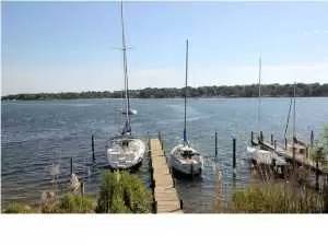 Main picture of 565 Bayshore Dr