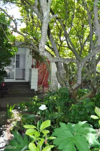 Main picture of 7 Spring St