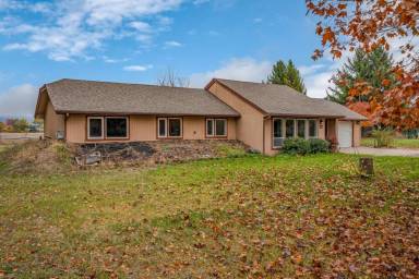 Main picture of 2913 W Fisher Ave