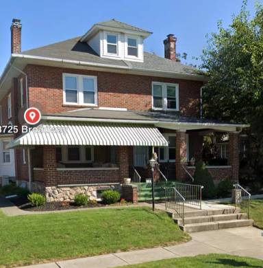 Main picture of 3725 Broadway