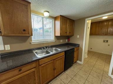 Main picture of 1125 Royal Crest Dr