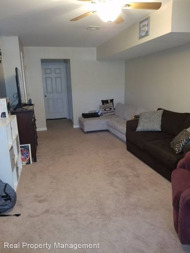 Main picture of 31 Cobblestone Dr