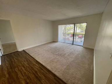Main picture of 8203 Sun Spring Cir