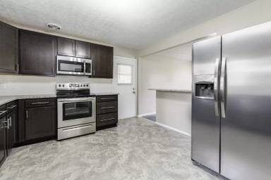 Main picture of 8240 Westland Dr